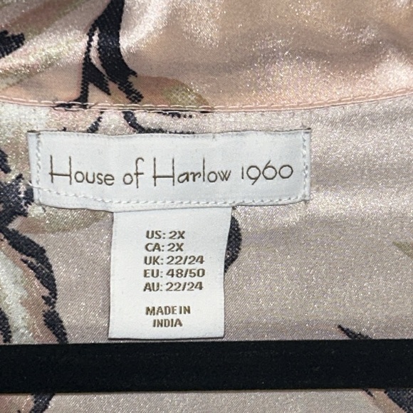 House of Harlow - Hawaiian Floral Pajama Set short sleeves and shorts Size 2x - Picture 4 of 9